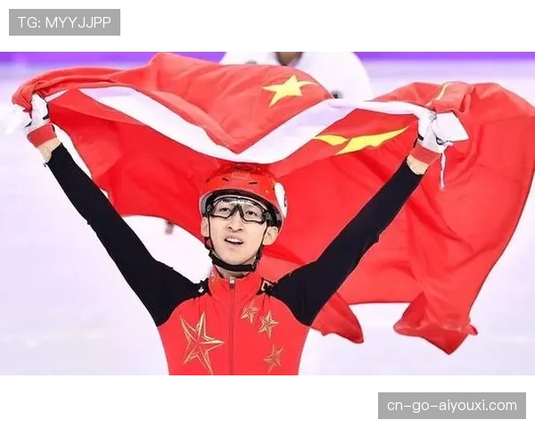 武大靖出门居然戴着金链子?这反差太大了吧! 武大靖出门居然戴着金链子?这反差太大了吧!